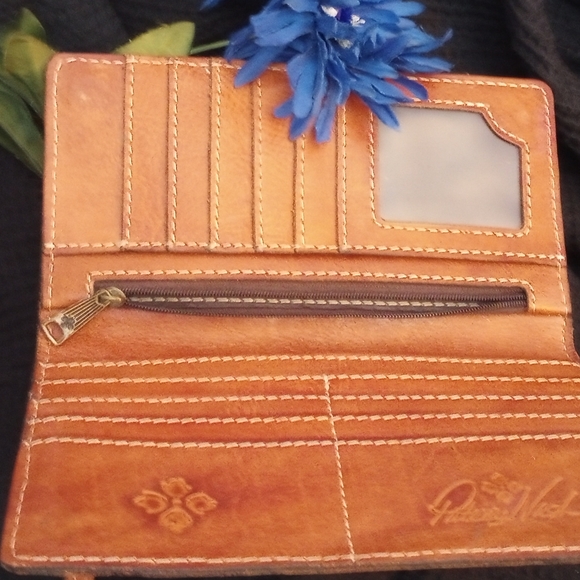 Patricia Nash Tooled Leather Wallet - Picture 2 of 8
